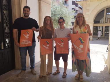 Toni Peña, regidor de Festes, Marina Obrador, regidora d'Igualtat, Cristina Zamorano, pregonera i Catalina Soler, batlessa de Felanitx.